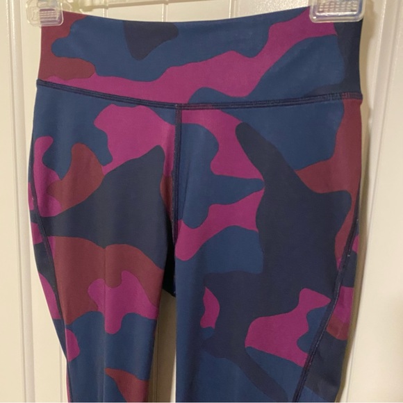 Like New Columbia Camo Leggings - Picture 7 of 13
